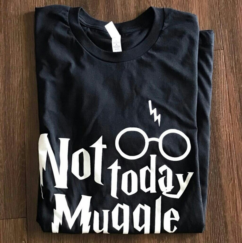 NWOT BRAND NEW T SHIRT - Picture 2 of 3